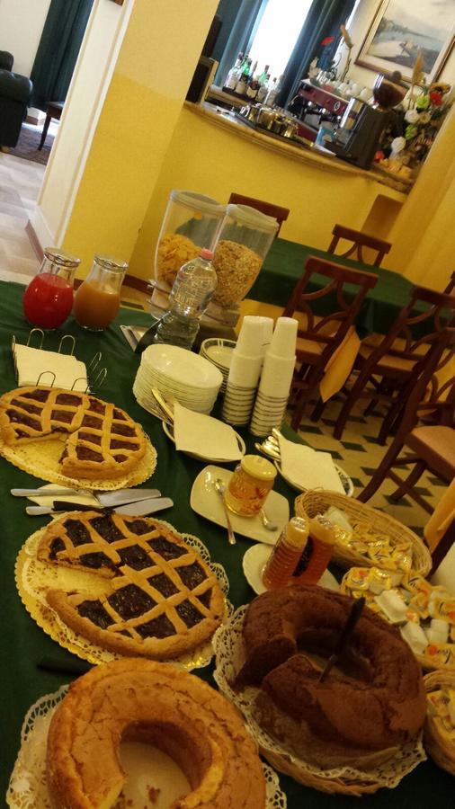 Hotel Arno تْشيانشانو  تيرمي المظهر الخارجي الصورة